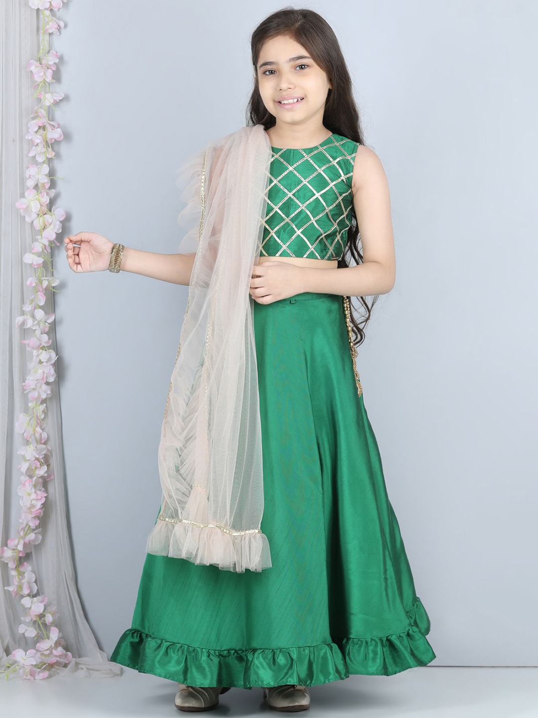 THE LITTLE CELEBS Girls Embroidered Ready to Wear Lehenga & Blouse With Dupatta, Green
THE LITTLE CELEBS Girls Embroidered Ready to Wear Lehenga & Blouse With Dupatta, Green