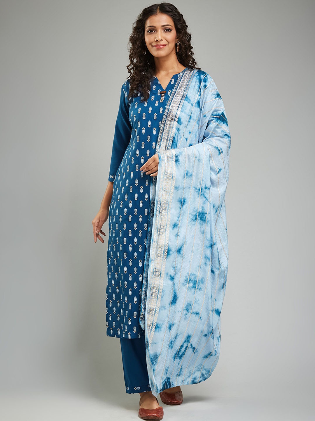 Anouk Women Ethnic Motifs Printed Regular Kurti with Trousers & With Dupatta, Navy blue
Anouk Women Ethnic Motifs Printed Regular Kurti with Trousers & With Dupatta, Navy blue