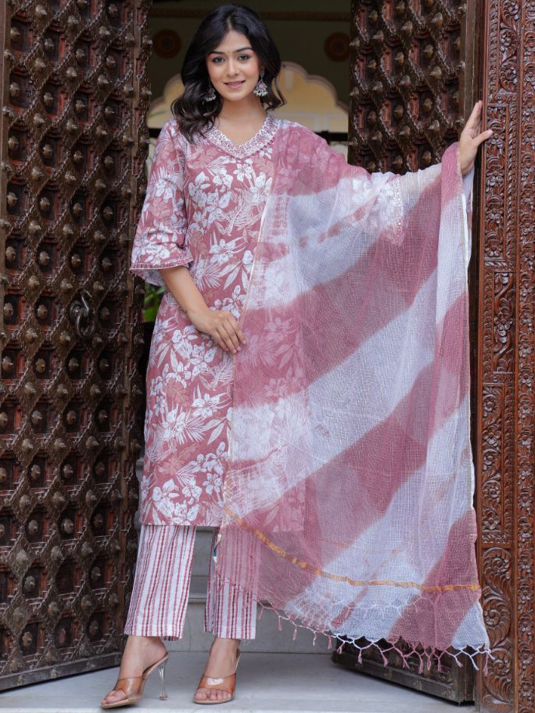 KALINI Women Floral Printed Regular Mirror Work Kurta with Trousers & With Dupatta, Rose gold
KALINI Women Floral Printed Regular Mirror Work Kurta with Trousers & With Dupatta, Rose gold