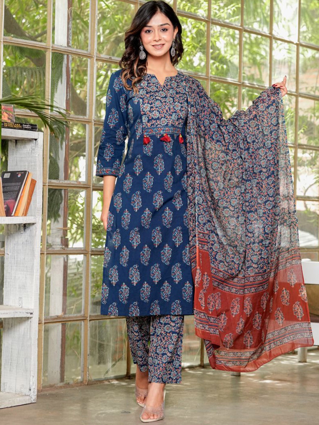KALINI Women Floral Printed Regular Sequinned Pure Cotton Kurta with Trousers & With Dupatta, Navy blue
KALINI Women Floral Printed Regular Sequinned Pure Cotton Kurta with Trousers & With Dupatta, Navy blue