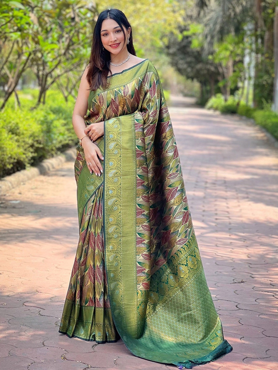 LeeliPeeri Designer Woven Design Zari Kanjeevaram Saree With Matching Blouse Piece, Green
LeeliPeeri Designer Woven Design Zari Kanjeevaram Saree With Matching Blouse Piece, Green