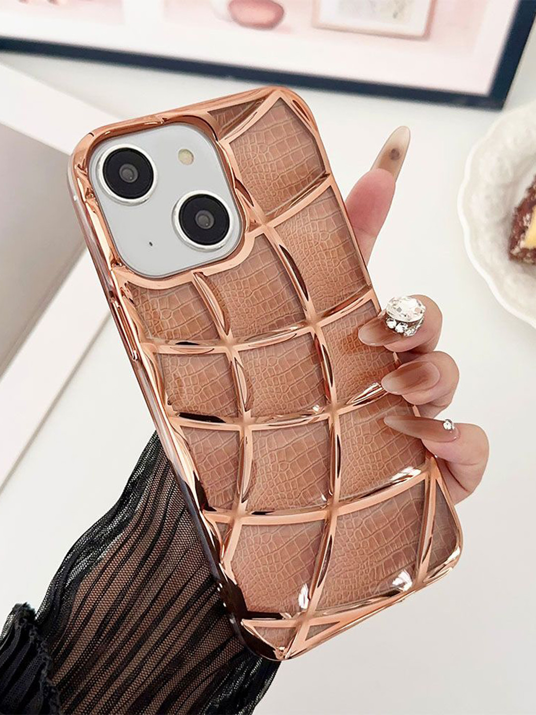 Luxury Kase Geometric LK143 Electroplated Unique Design iPhone 14 Plus Back Case, Gold
Luxury Kase Geometric LK143 Electroplated Unique Design iPhone 14 Plus Back Case, Gold