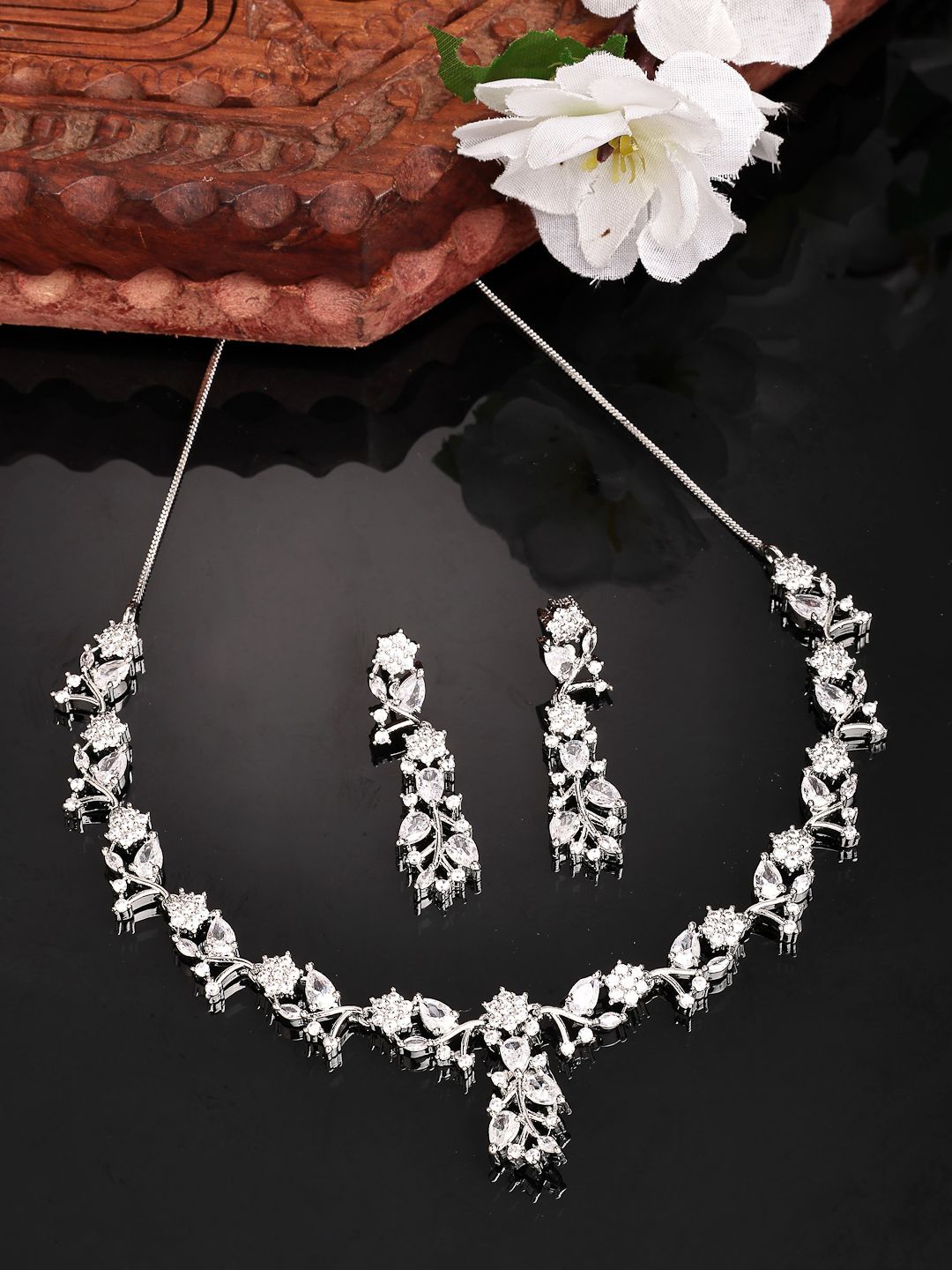 ZENEME Rhodium-Plated Luxury Crystal CZ Diamond Flower & Leaf Necklace with Earring Set, Silver
ZENEME Rhodium-Plated Luxury Crystal CZ Diamond Flower & Leaf Necklace with Earring Set, Silver