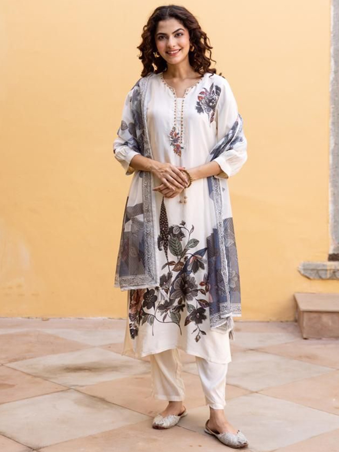 Anouk White Floral Printed Thread Work Pure Silk Straight Kurta With Trousers & Dupatta
Anouk White Floral Printed Thread Work Pure Silk Straight Kurta With Trousers & Dupatta