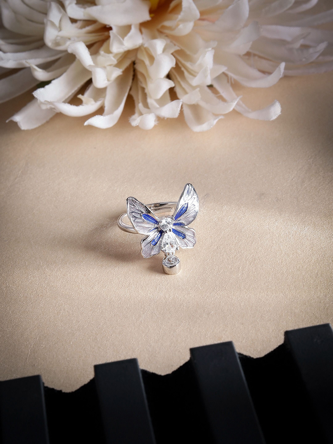 DIAVO Sterling Silver Rhodium-Plated CZ-Stone Studded Birdwing Butterfly Finger Ring
DIAVO Sterling Silver Rhodium-Plated CZ-Stone Studded Birdwing Butterfly Finger Ring