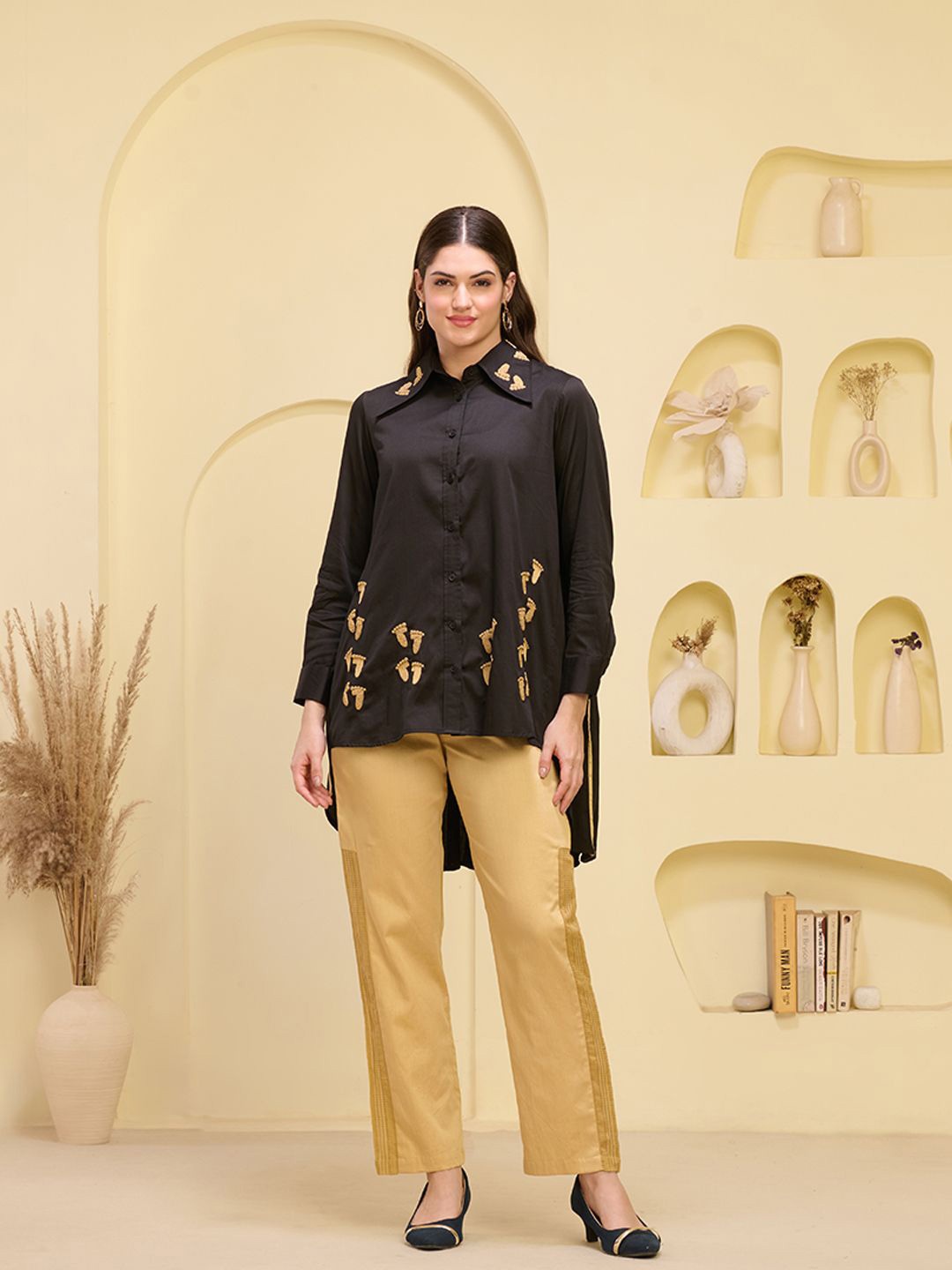 First Resort by Ramola Bachchan Women Comfort Relaxed Fit Graphic Printed Cotton Shirt, Black
First Resort by Ramola Bachchan Women Comfort Relaxed Fit Graphic Printed Cotton Shirt, Black