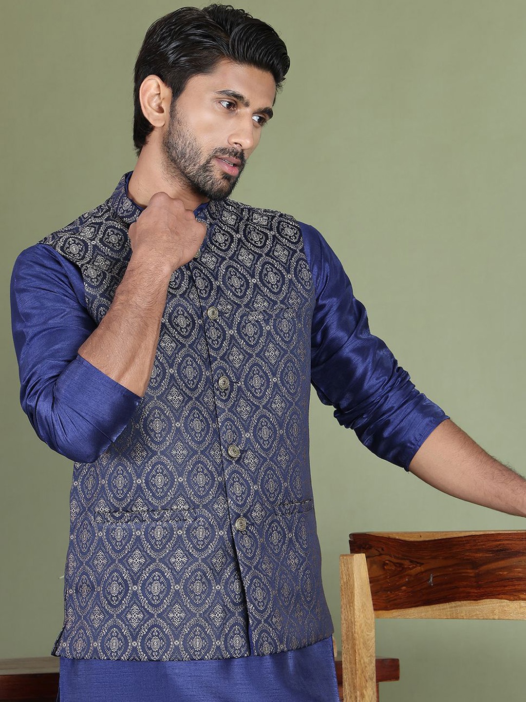 Jompers Ethnic Motifs Printed Mandarin Collar Kurta With Churidar And Nehru Jacket, Navy blue
Jompers Ethnic Motifs Printed Mandarin Collar Kurta With Churidar And Nehru Jacket, Navy blue