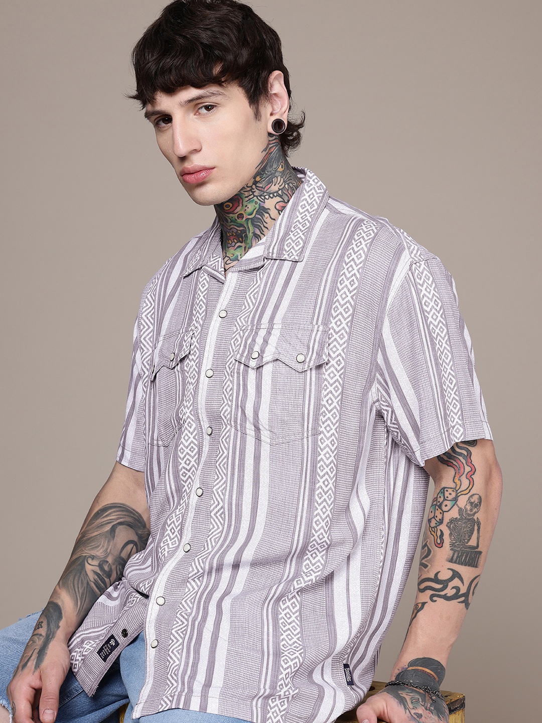 The Roadster Life Co. Relaxed Fit Printed Drop-Shoulder Sleeves Pure Cotton Casual Shirt, Grey
The Roadster Life Co. Relaxed Fit Printed Drop-Shoulder Sleeves Pure Cotton Casual Shirt, Grey