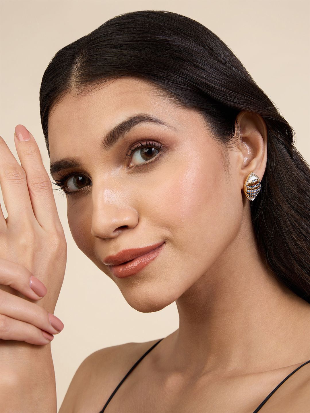 Isharya 18Kt Gold Plated Artificial Stones and Beads Eyelet Party Contemporary Earrings
Isharya 18Kt Gold Plated Artificial Stones and Beads Eyelet Party Contemporary Earrings