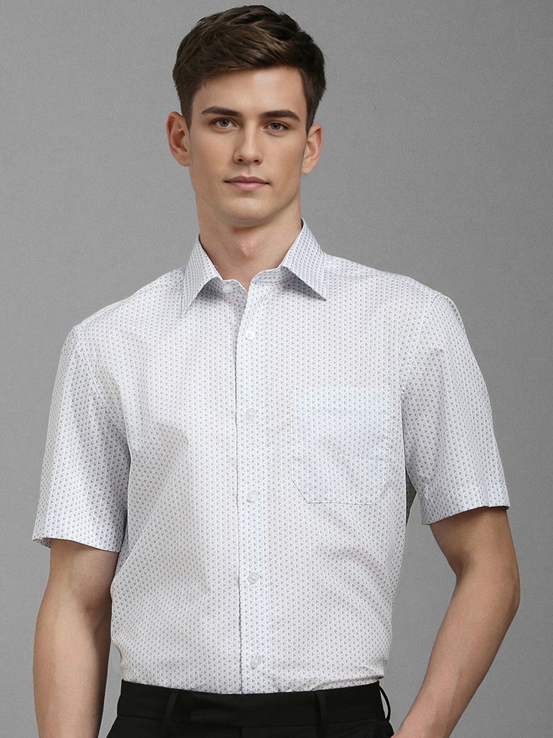 Louis Philippe Men Classic Fit Spread Collar Geometric Printed Cotton Formal Shirt, White
Louis Philippe Men Classic Fit Spread Collar Geometric Printed Cotton Formal Shirt, White