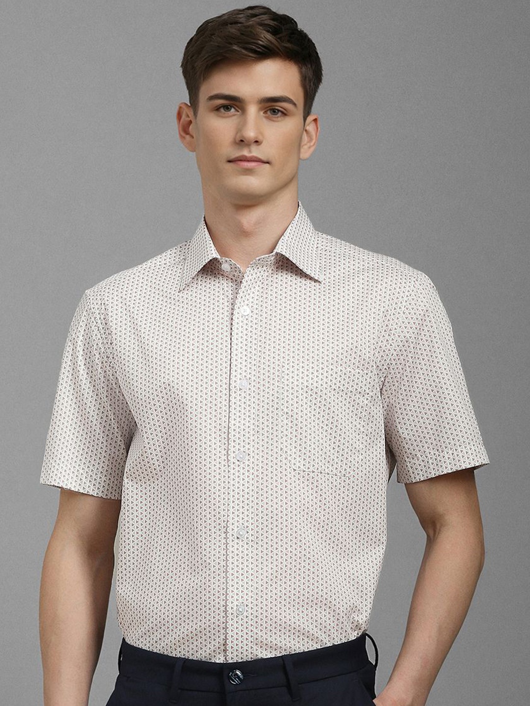 Louis Philippe Men Classic Fit Spread Collar Geometric Printed Cotton Formal Shirt, Cream
Louis Philippe Men Classic Fit Spread Collar Geometric Printed Cotton Formal Shirt, Cream