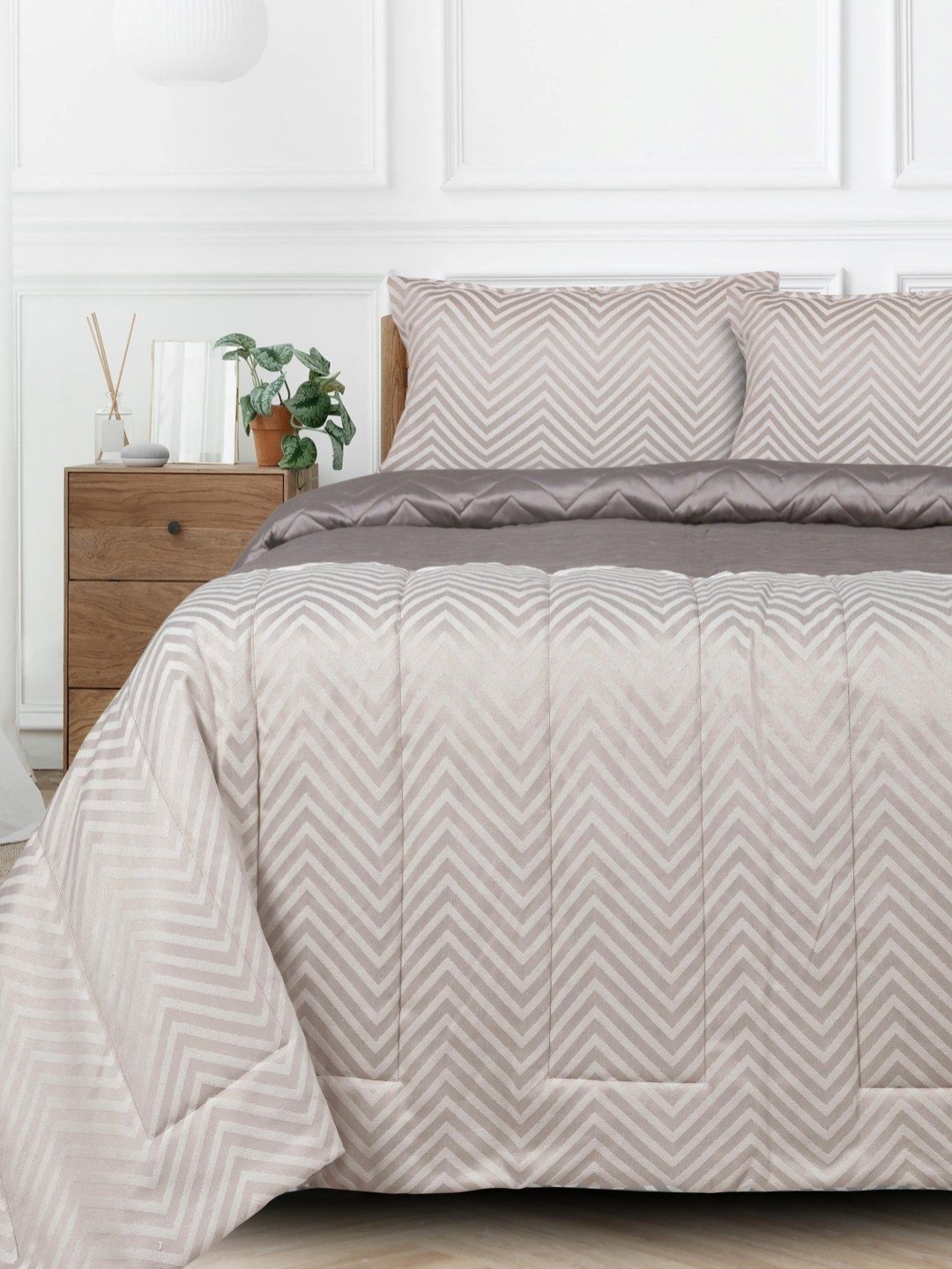 Saral Home Beige Geometric Cotton 400 GSM Reversible Single Bed Quilt with 1 Pillow Cover
Saral Home Beige Geometric Cotton 400 GSM Reversible Single Bed Quilt with 1 Pillow Cover
