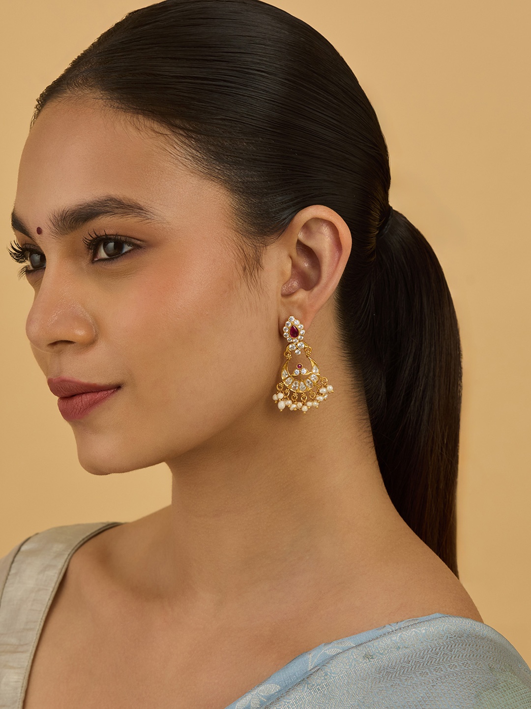 Kushal's Fashion Jewellery 92.5 Sterling Silver Gold-Plated Stone Studded Chandbalis
Kushal's Fashion Jewellery 92.5 Sterling Silver Gold-Plated Stone Studded Chandbalis
