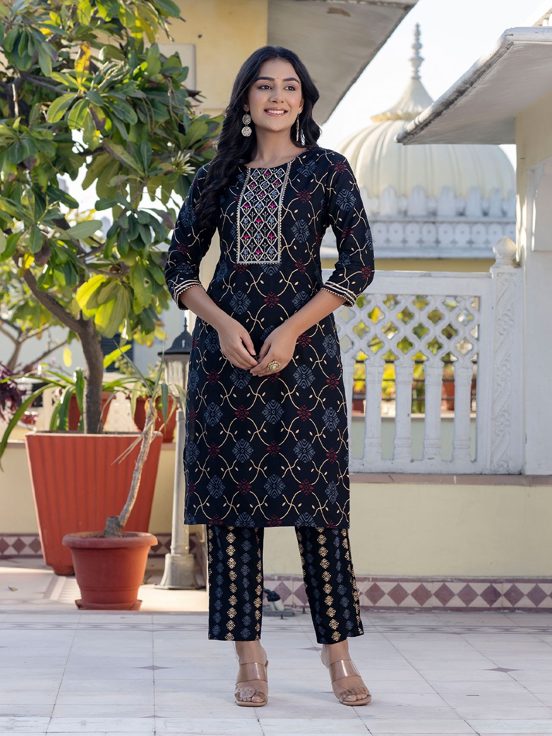 BKApparels Ethnic Motifs Printed Sequinned Straight Pure Cotton Kurta With Trouser, Black
BKApparels Ethnic Motifs Printed Sequinned Straight Pure Cotton Kurta With Trouser, Black