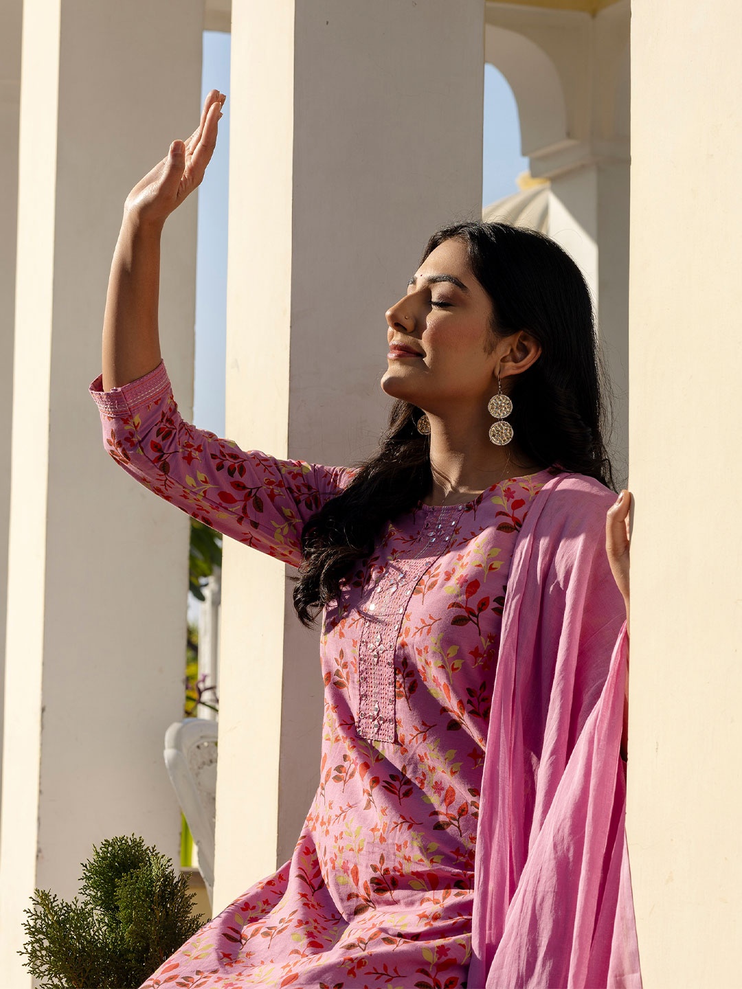 BKApparels Floral Printed Sequinned Pure Cotton Straight Kurta With Trousers And Dupatta, Pink
BKApparels Floral Printed Sequinned Pure Cotton Straight Kurta With Trousers And Dupatta, Pink