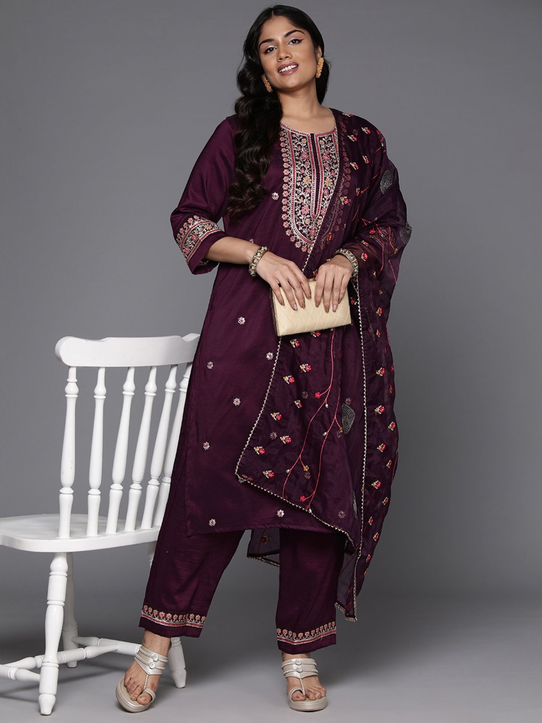 Indo Era Plus Size Floral Embroidered Embellished Straight Kurta with Trouser And Dupatta, Burgundy
Indo Era Plus Size Floral Embroidered Embellished Straight Kurta with Trouser And Dupatta, Burgundy