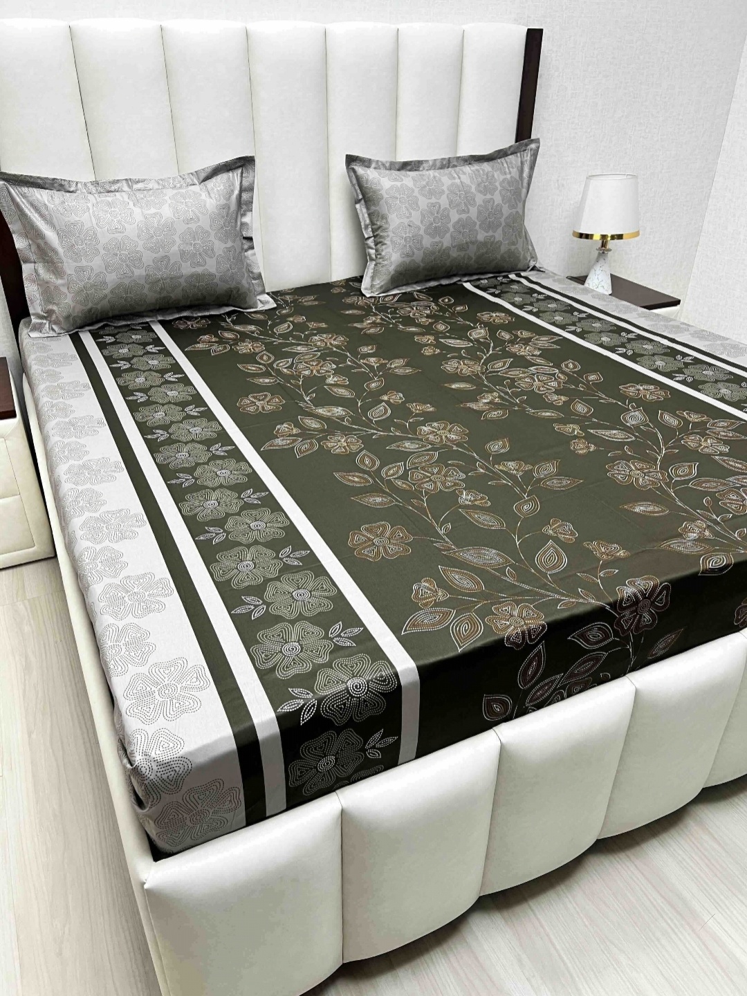 Pure Decor Velar Sib Brown Floral Printed Cotton 330 TC King Bedsheet Set 2.74 x 2.74 m
Pure Decor Velar Sib Brown Floral Printed Cotton 330 TC King Bedsheet Set 2.74 x 2.74 m
