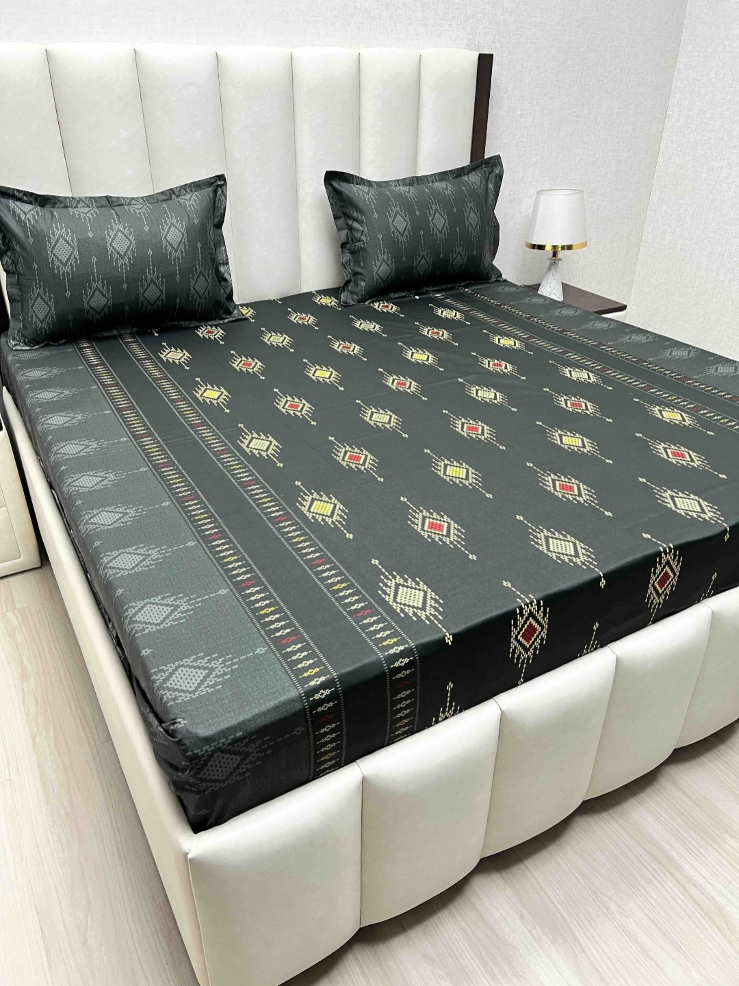 Pure Decor Velar Sib Black Floral Printed Cotton 330 TC King Bedsheet Set 2.74 x 2.74 m
Pure Decor Velar Sib Black Floral Printed Cotton 330 TC King Bedsheet Set 2.74 x 2.74 m