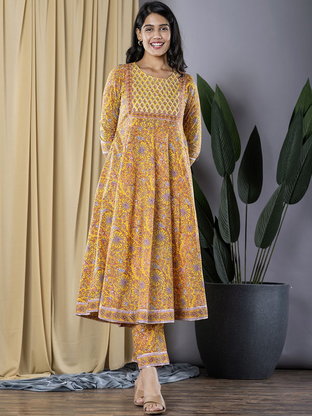 Jaitpuriya Floral Printed Gotta Patti Pure Cotton Anarkali Kurta With Trousers, Mustard
Jaitpuriya Floral Printed Gotta Patti Pure Cotton Anarkali Kurta With Trousers, Mustard