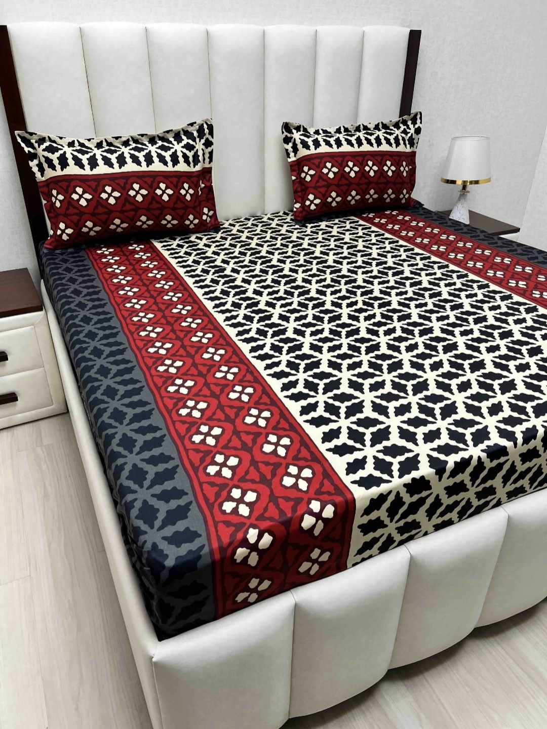 Pure Decor Velar sib Red & White Geometric Pure Cotton 250TC King Bedsheet Set-2.74mx2.74m
Pure Decor Velar sib Red & White Geometric Pure Cotton 250TC King Bedsheet Set-2.74mx2.74m