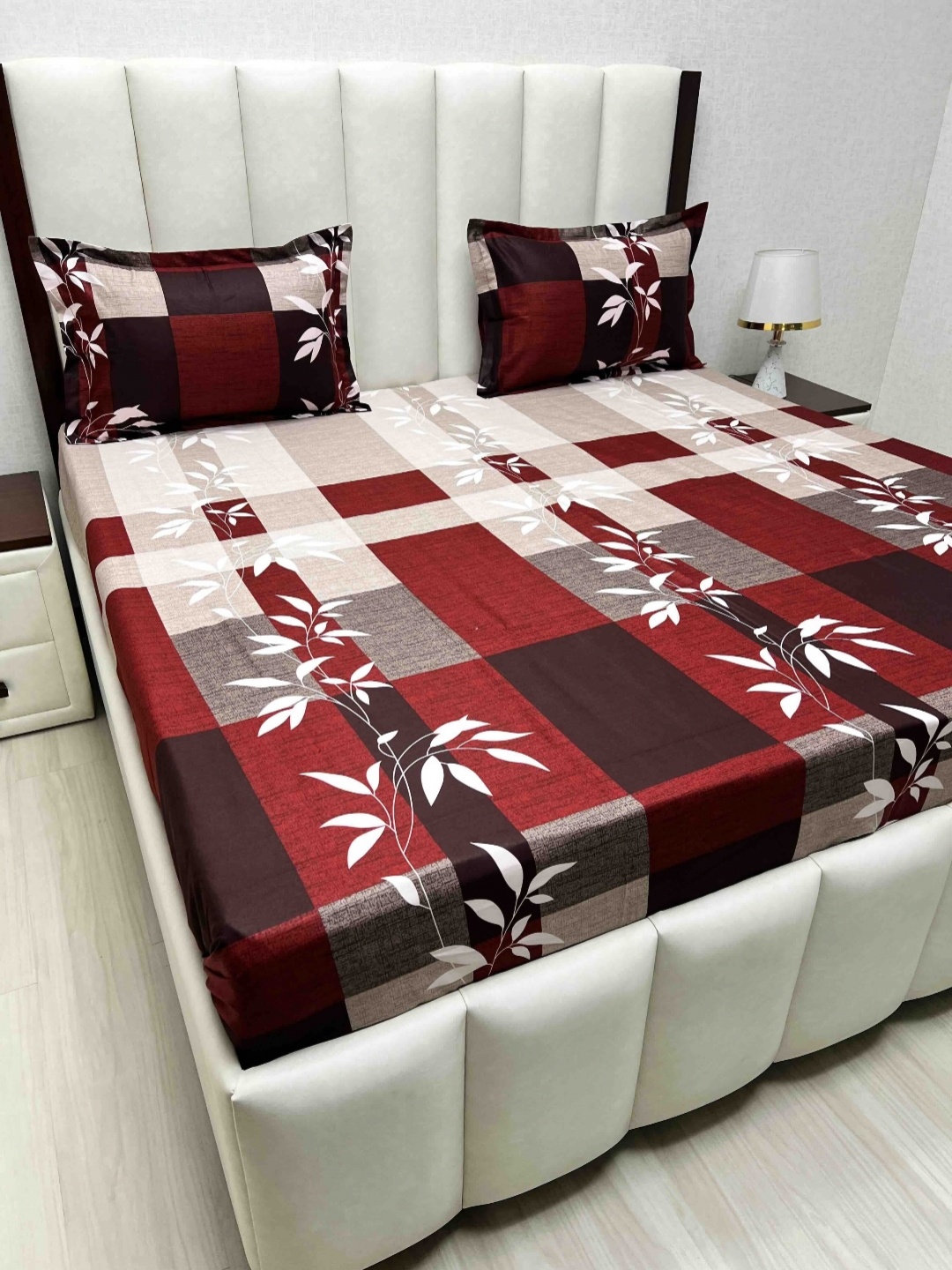 Pure Decor Velar sib Red & White Floral Pure Cotton 250 TC King Bedsheet Set-2.74mx2.74m
Pure Decor Velar sib Red & White Floral Pure Cotton 250 TC King Bedsheet Set-2.74mx2.74m