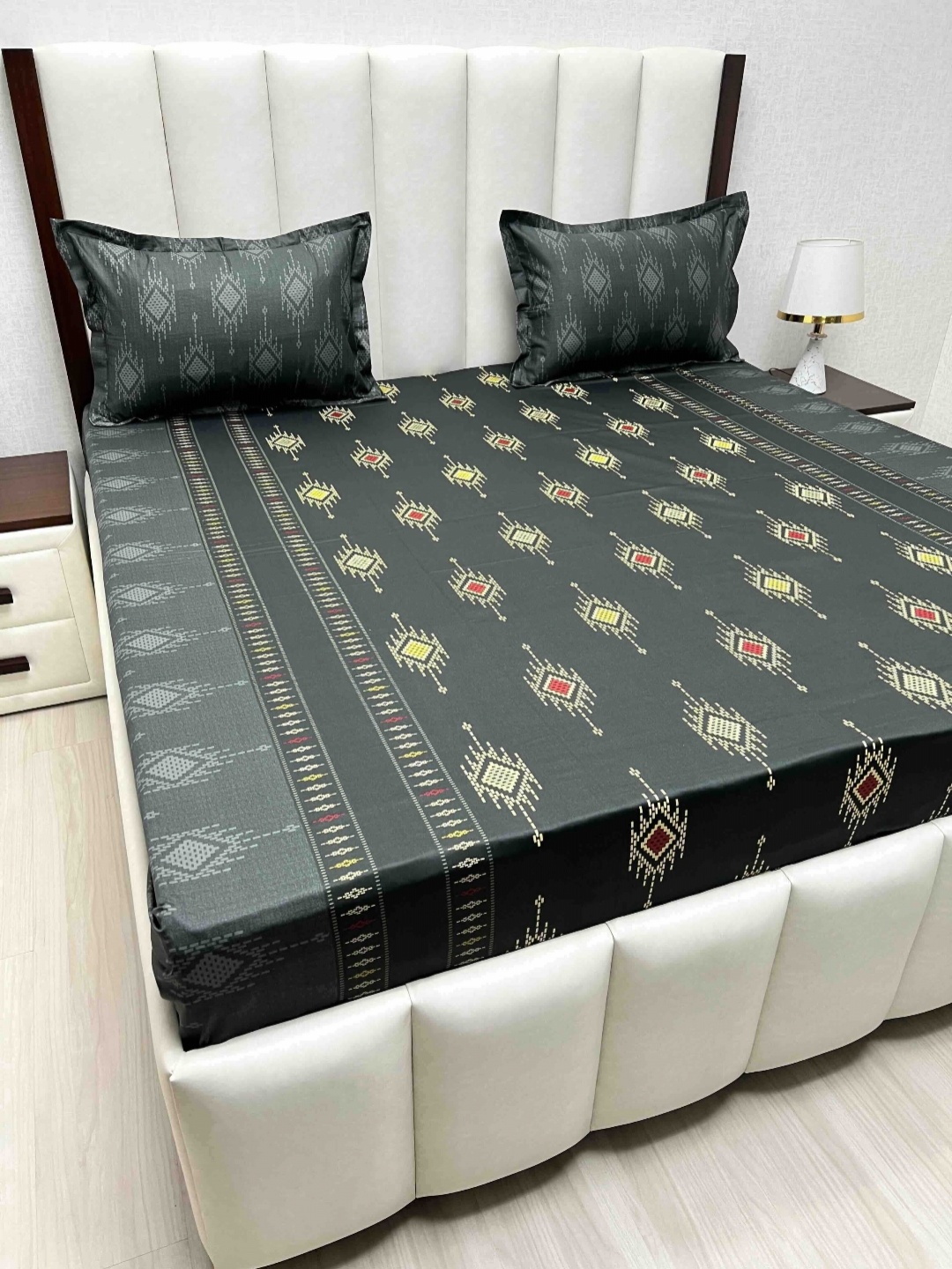 Pure Decor Velar Sib Black & Yellow Geometric Cotton 240 TC King Bedsheet Set-2.74mx2.74m
Pure Decor Velar Sib Black & Yellow Geometric Cotton 240 TC King Bedsheet Set-2.74mx2.74m