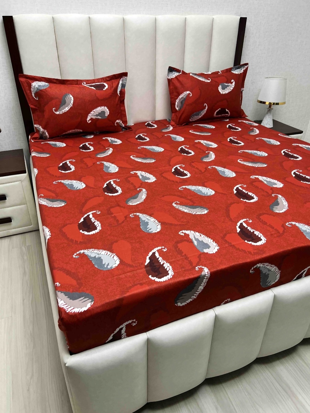 Pure Decor Passion Fur Red & White Ethnic Pure Cotton 300TC Queen Bedsheet Set-2.28mx2.54m
Pure Decor Passion Fur Red & White Ethnic Pure Cotton 300TC Queen Bedsheet Set-2.28mx2.54m