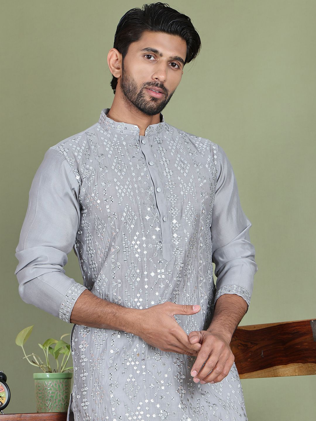 Jompers Geometric Embroidered Mandarin Collar Pure Cotton Straight Kurta With Pyjama, Grey
Jompers Geometric Embroidered Mandarin Collar Pure Cotton Straight Kurta With Pyjama, Grey