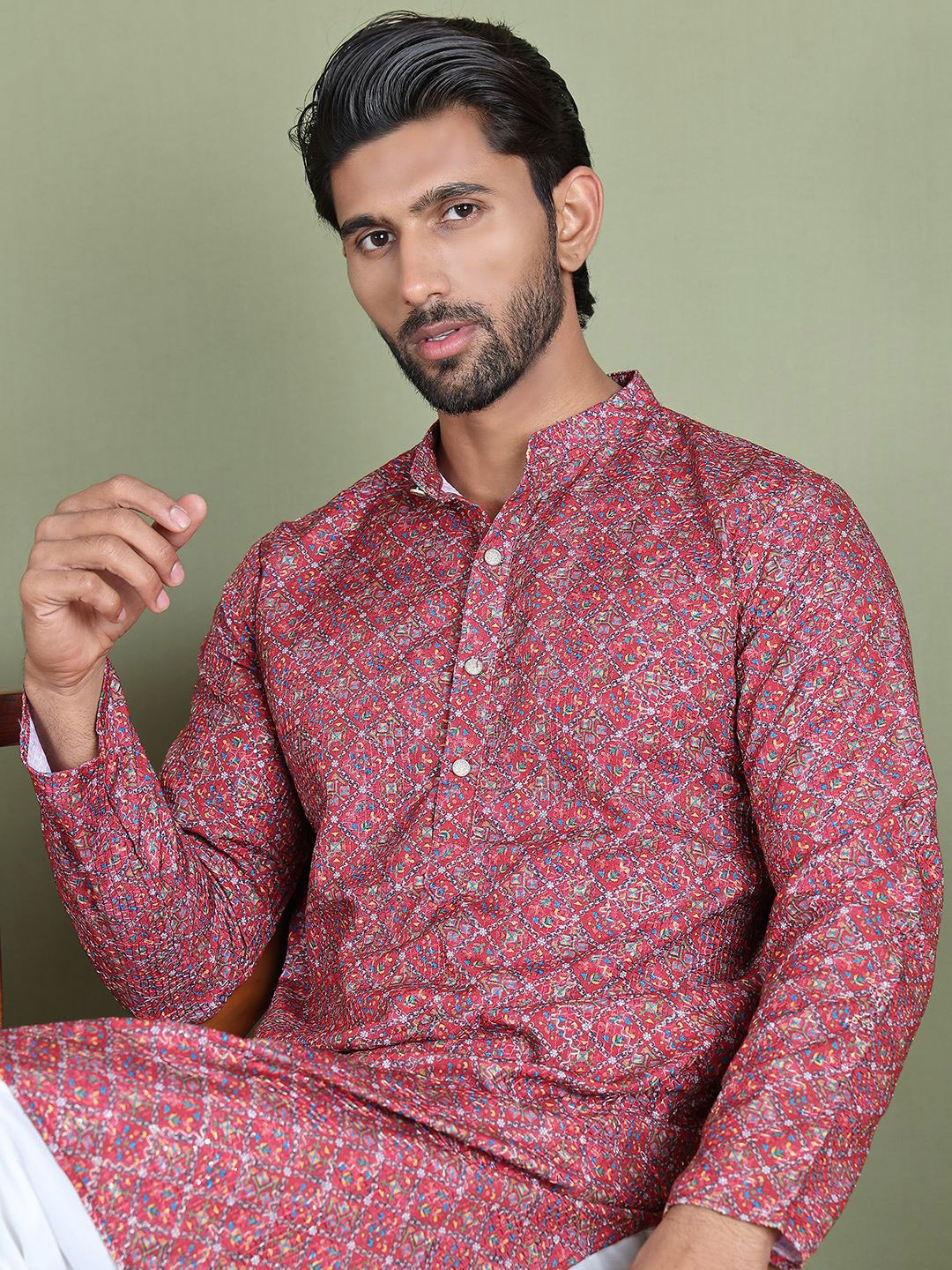 Jompers Ehtnic Motifs Printed Sequinned Band Collar Straight Kurta With Pyjama, Maroon
Jompers Ehtnic Motifs Printed Sequinned Band Collar Straight Kurta With Pyjama, Maroon