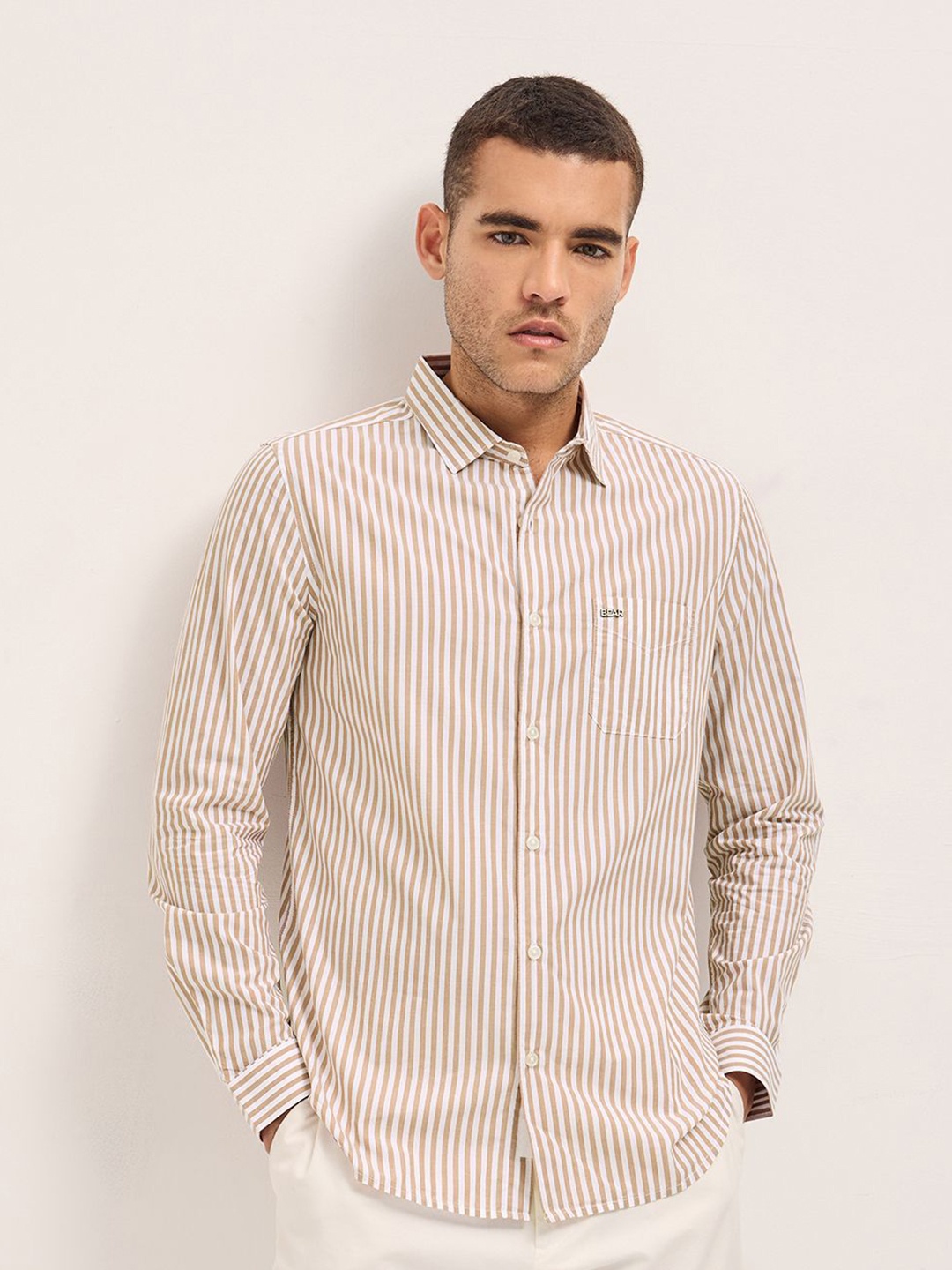 THE BEAR HOUSE Men Slim Fit Spread Collar Vertical Striped Cotton Casual Shirt, Beige
THE BEAR HOUSE Men Slim Fit Spread Collar Vertical Striped Cotton Casual Shirt, Beige