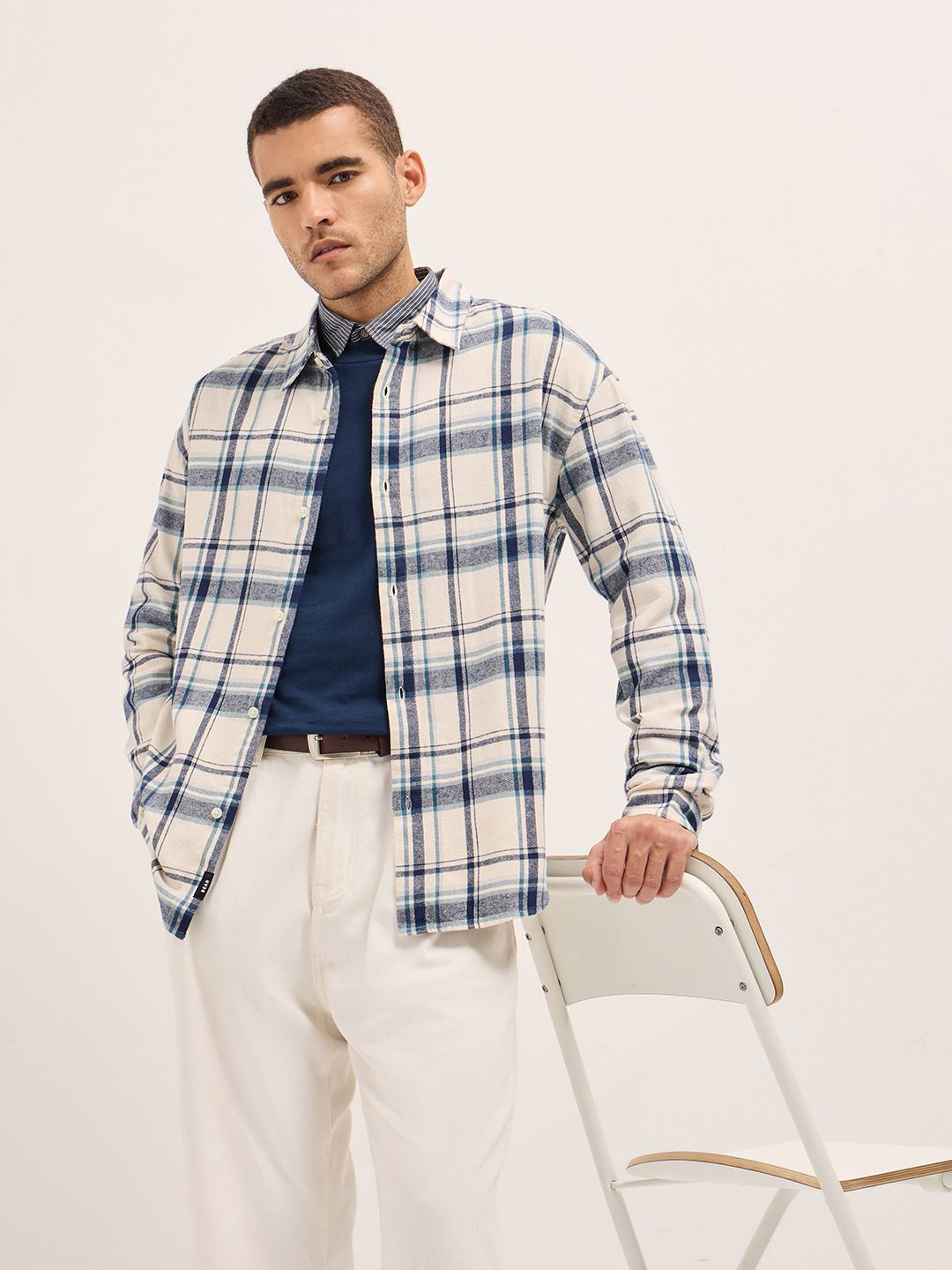THE BEAR HOUSE Men Relaxed Fit Spread Collar Tartan Checked Cotton Casual Shirt, Cream
THE BEAR HOUSE Men Relaxed Fit Spread Collar Tartan Checked Cotton Casual Shirt, Cream