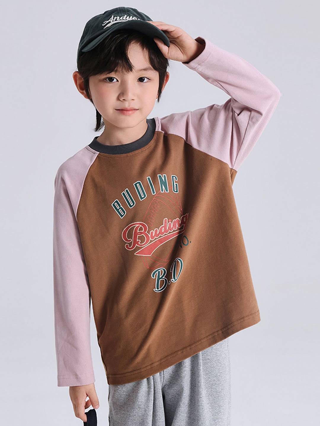 LULU & SKY Boys Typography Printed Round Neck Cotton Relaxed Fit T-shirt, Brown
LULU & SKY Boys Typography Printed Round Neck Cotton Relaxed Fit T-shirt, Brown