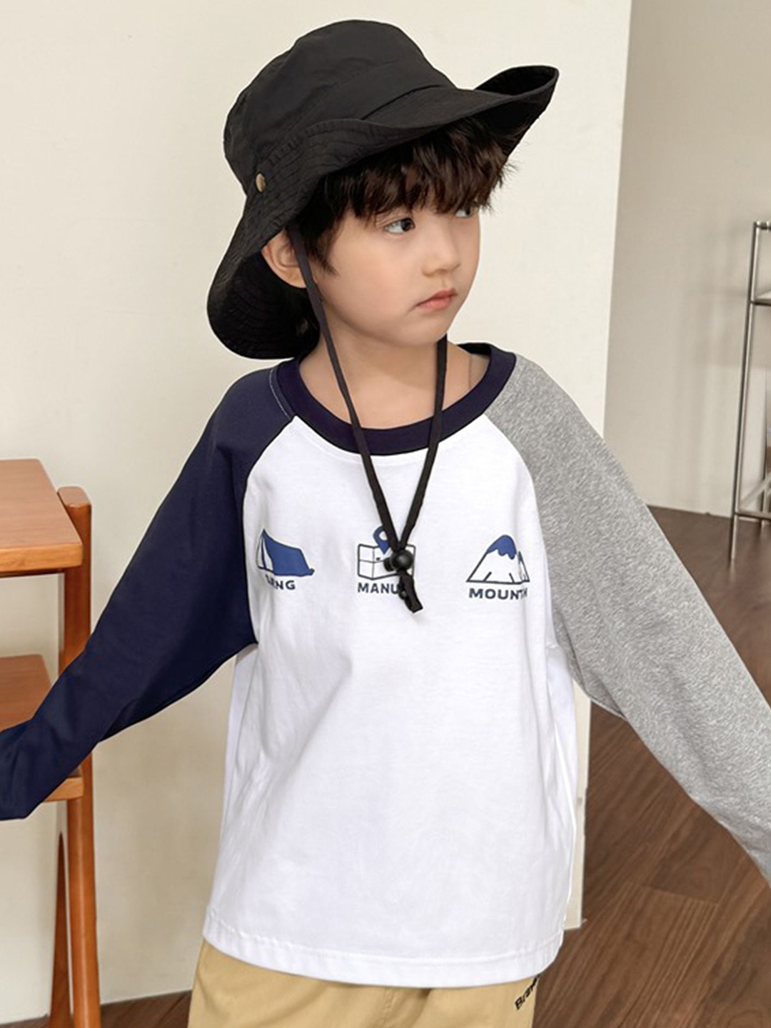 LULU & SKY Boys Graphic Printed Round Neck Cotton Relaxed Fit T-shirt, White
LULU & SKY Boys Graphic Printed Round Neck Cotton Relaxed Fit T-shirt, White
