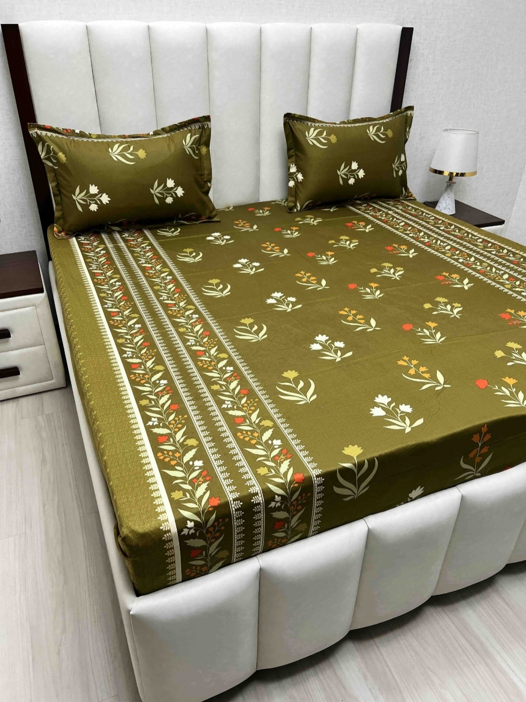 Pure Decor Passion Fur Green & White Floral Cotton 250 TC Queen Bedsheet Set-2.28mx2.54m
Pure Decor Passion Fur Green & White Floral Cotton 250 TC Queen Bedsheet Set-2.28mx2.54m