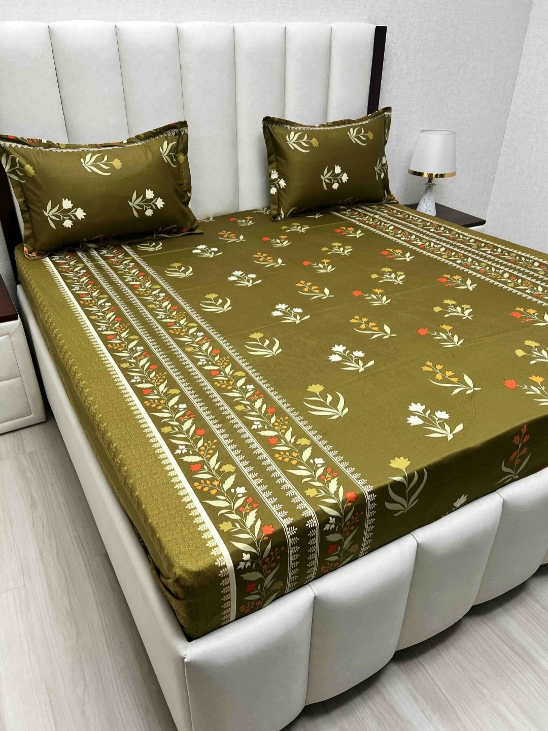 Pure Decor Passion Fur Green & White Floral Cotton 230 TC Queen Bedsheet Set-2.28mx2.54m
Pure Decor Passion Fur Green & White Floral Cotton 230 TC Queen Bedsheet Set-2.28mx2.54m