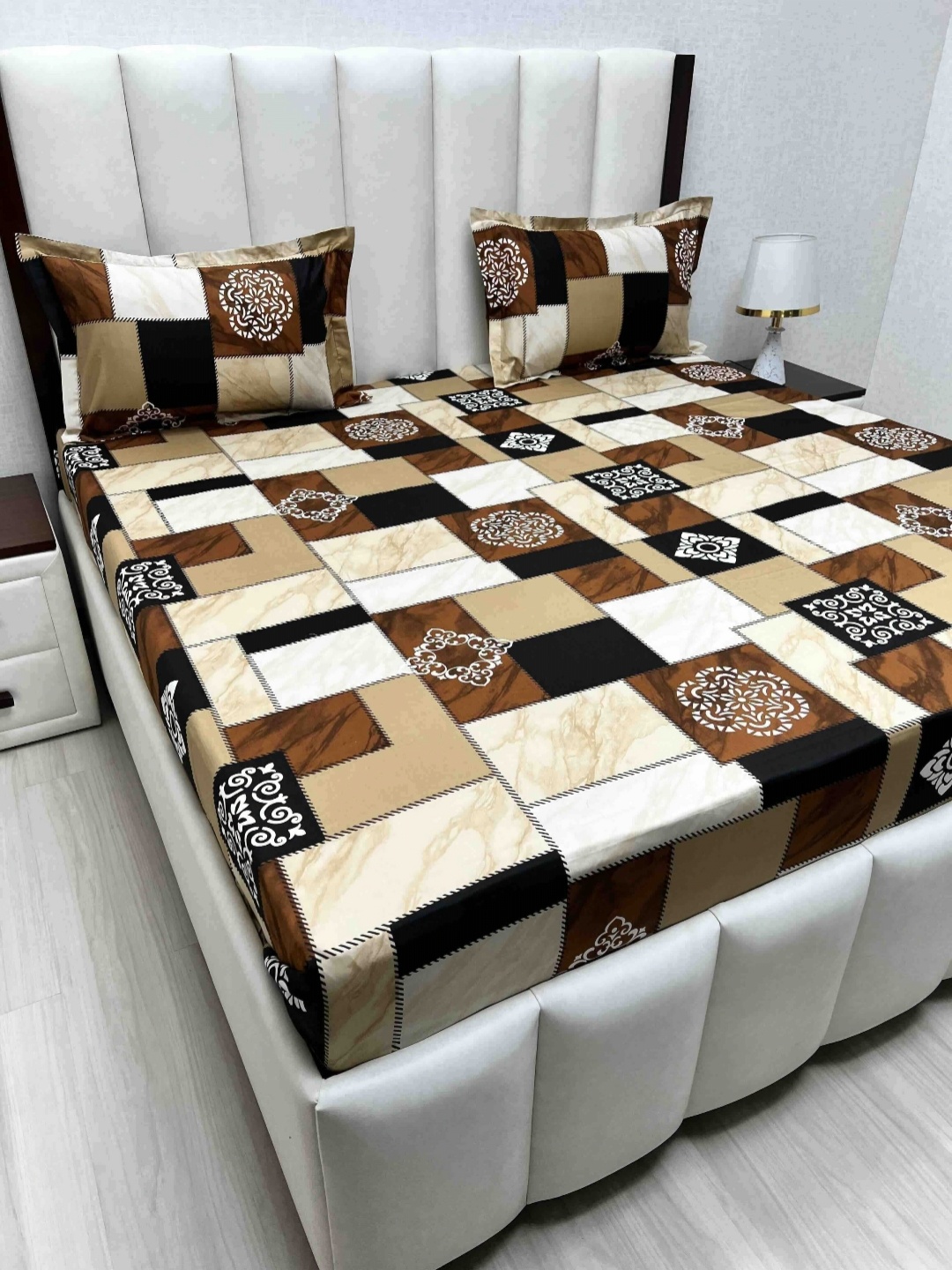 Pure Decor Brown & White Geometric Pure Cotton 220 TC Queen Bedsheet Set 2.28 m x 2.54 m
Pure Decor Brown & White Geometric Pure Cotton 220 TC Queen Bedsheet Set 2.28 m x 2.54 m