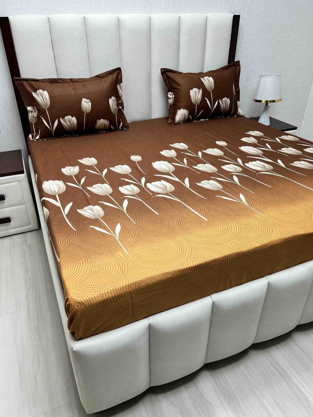 Pure Decor Brown & White Floral Pure Cotton 350 TC Queen Bedsheet Set 2.28 m x 2.54 m
Pure Decor Brown & White Floral Pure Cotton 350 TC Queen Bedsheet Set 2.28 m x 2.54 m