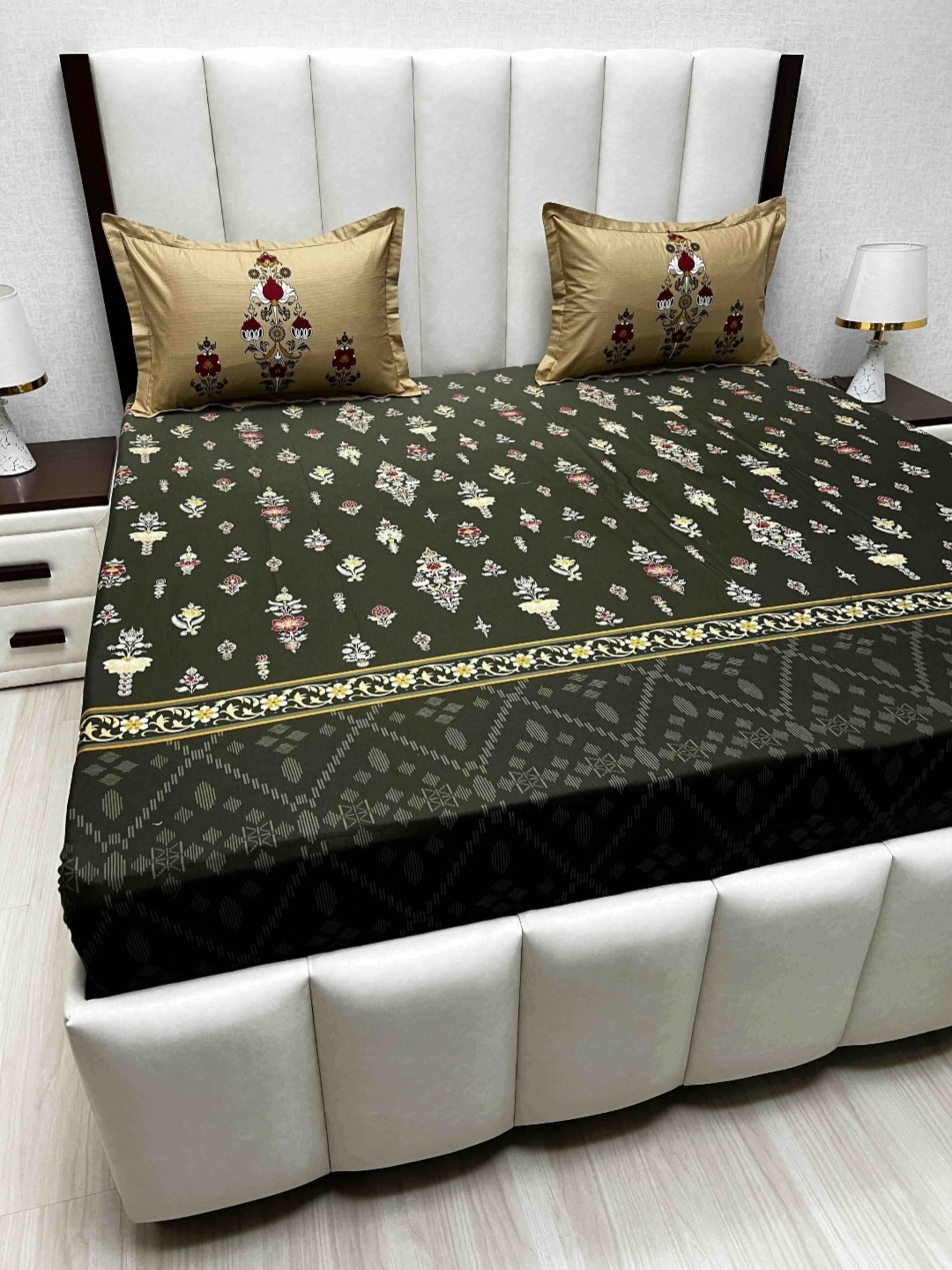 Pure Decor Royal Lifestyle Floral 400 TC Pure Cotton King Bedsheet Set-2.74 m x 2.74 m, Green
Pure Decor Royal Lifestyle Floral 400 TC Pure Cotton King Bedsheet Set-2.74 m x 2.74 m, Green