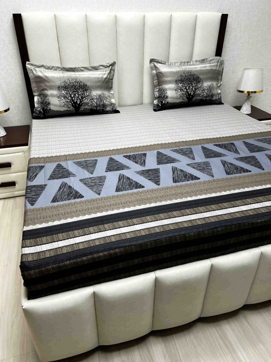 Pure Decor Royal Lifestyle Geometric 380 TC Pure Cotton King Bedsheet Set-2.74 m x 2.74 m, White
Pure Decor Royal Lifestyle Geometric 380 TC Pure Cotton King Bedsheet Set-2.74 m x 2.74 m, White