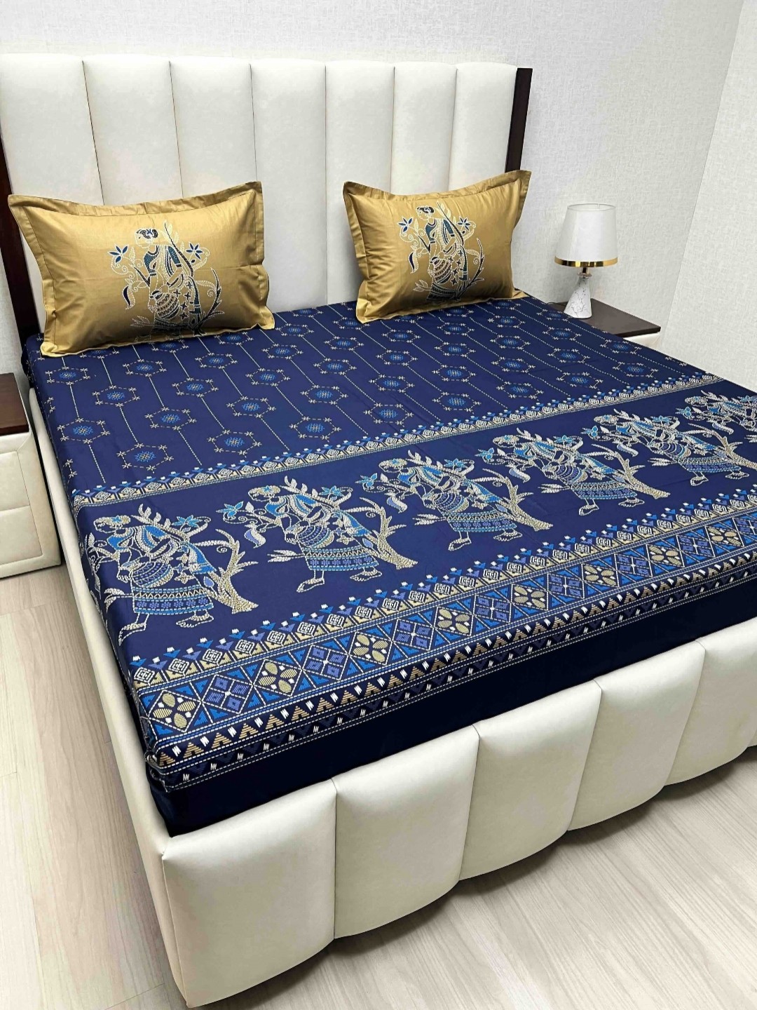 Pure Decor Royal Lifestyle 350 TC Pure Cotton King Bedsheet Set-2.74 m x 2.74 m, Blue
Pure Decor Royal Lifestyle 350 TC Pure Cotton King Bedsheet Set-2.74 m x 2.74 m, Blue