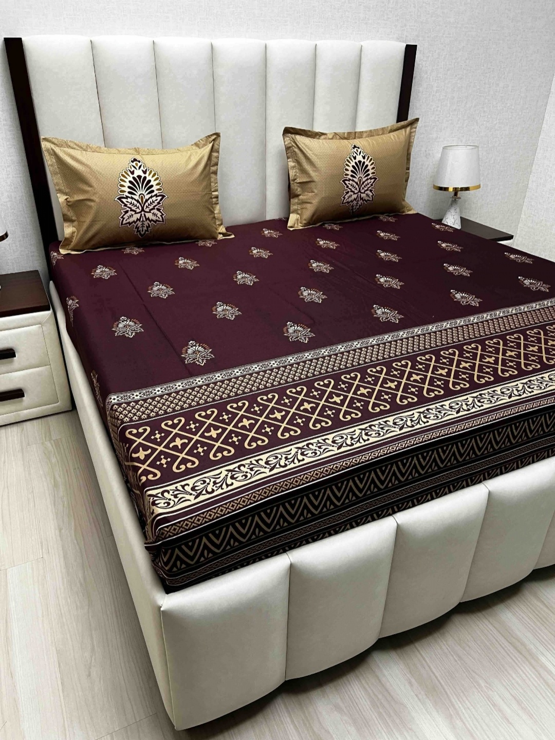 Pure Decor Royal Lifestyle 350 TC Pure Cotton King Bedsheet Set-2.74 m x 2.74 m, Maroon
Pure Decor Royal Lifestyle 350 TC Pure Cotton King Bedsheet Set-2.74 m x 2.74 m, Maroon