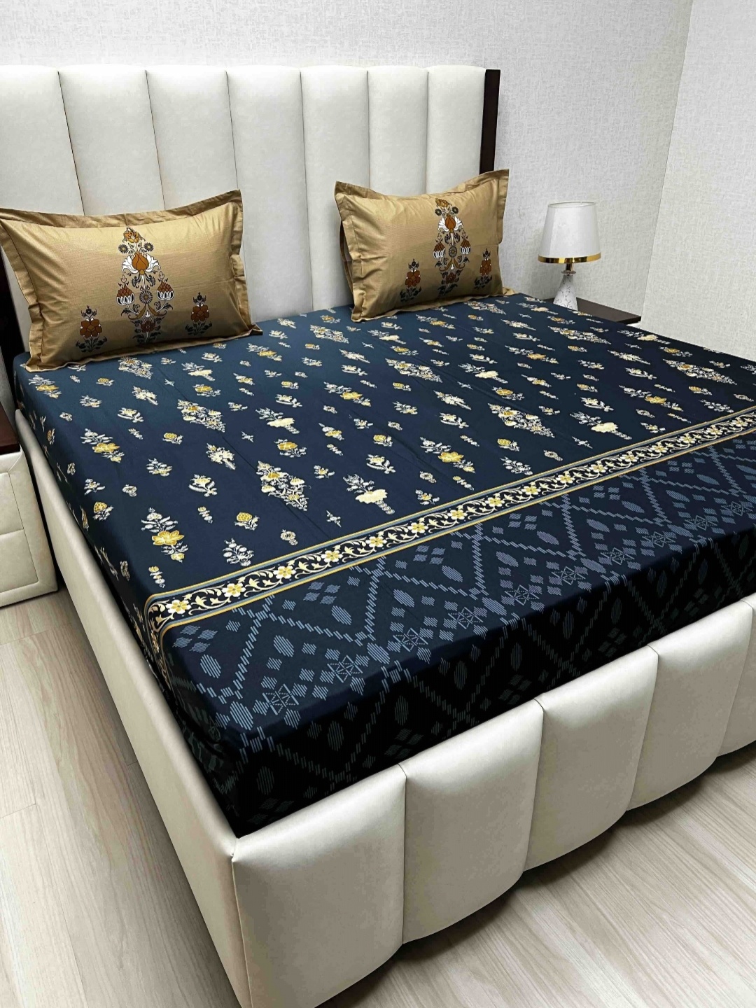 Pure Decor Royal Lifestyle Floral 330 TC Pure Cotton King Bedsheet Set-2.74 m x 2.74 m, Blue
Pure Decor Royal Lifestyle Floral 330 TC Pure Cotton King Bedsheet Set-2.74 m x 2.74 m, Blue