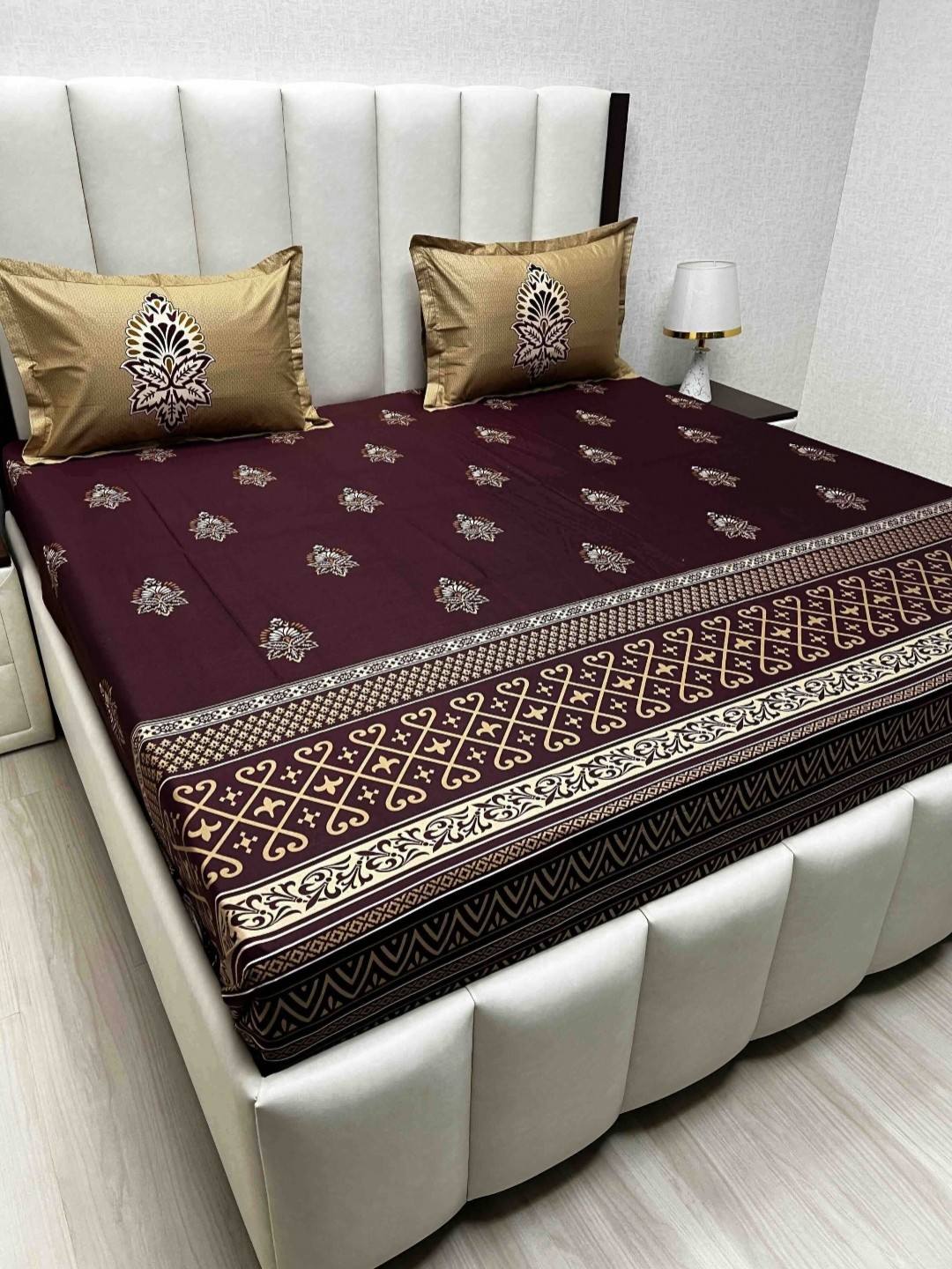 Pure Decor Royal Lifestyle 300 TC Pure Cotton King Bedsheet Set-2.74 m x 2.74 m, Maroon
Pure Decor Royal Lifestyle 300 TC Pure Cotton King Bedsheet Set-2.74 m x 2.74 m, Maroon