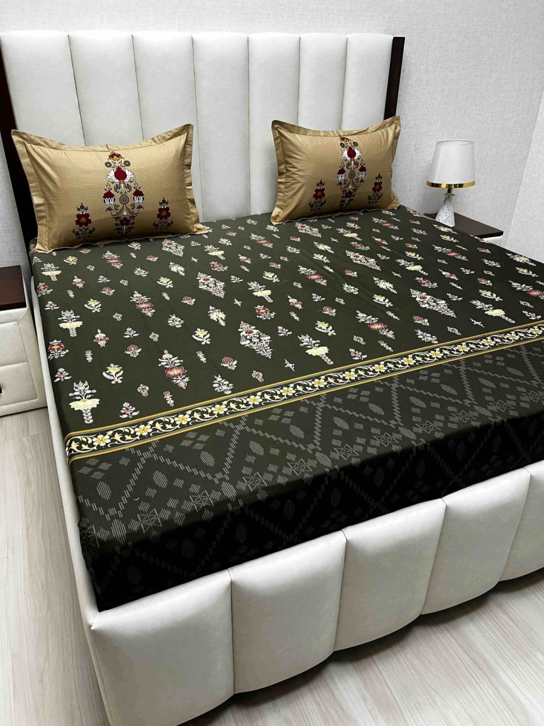 Pure Decor Royal Lifestyle Floral 300 TC Pure Cotton King Bedsheet Set-2.74 m x 2.74 m, Green
Pure Decor Royal Lifestyle Floral 300 TC Pure Cotton King Bedsheet Set-2.74 m x 2.74 m, Green