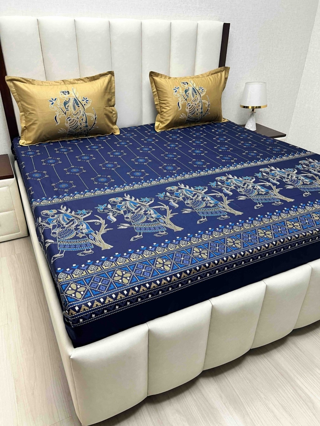 Pure Decor Blue & White Ethnic Motifs 250 TC Cotton King Bedsheet Set 2.74 m x 2.74 m
Pure Decor Blue & White Ethnic Motifs 250 TC Cotton King Bedsheet Set 2.74 m x 2.74 m