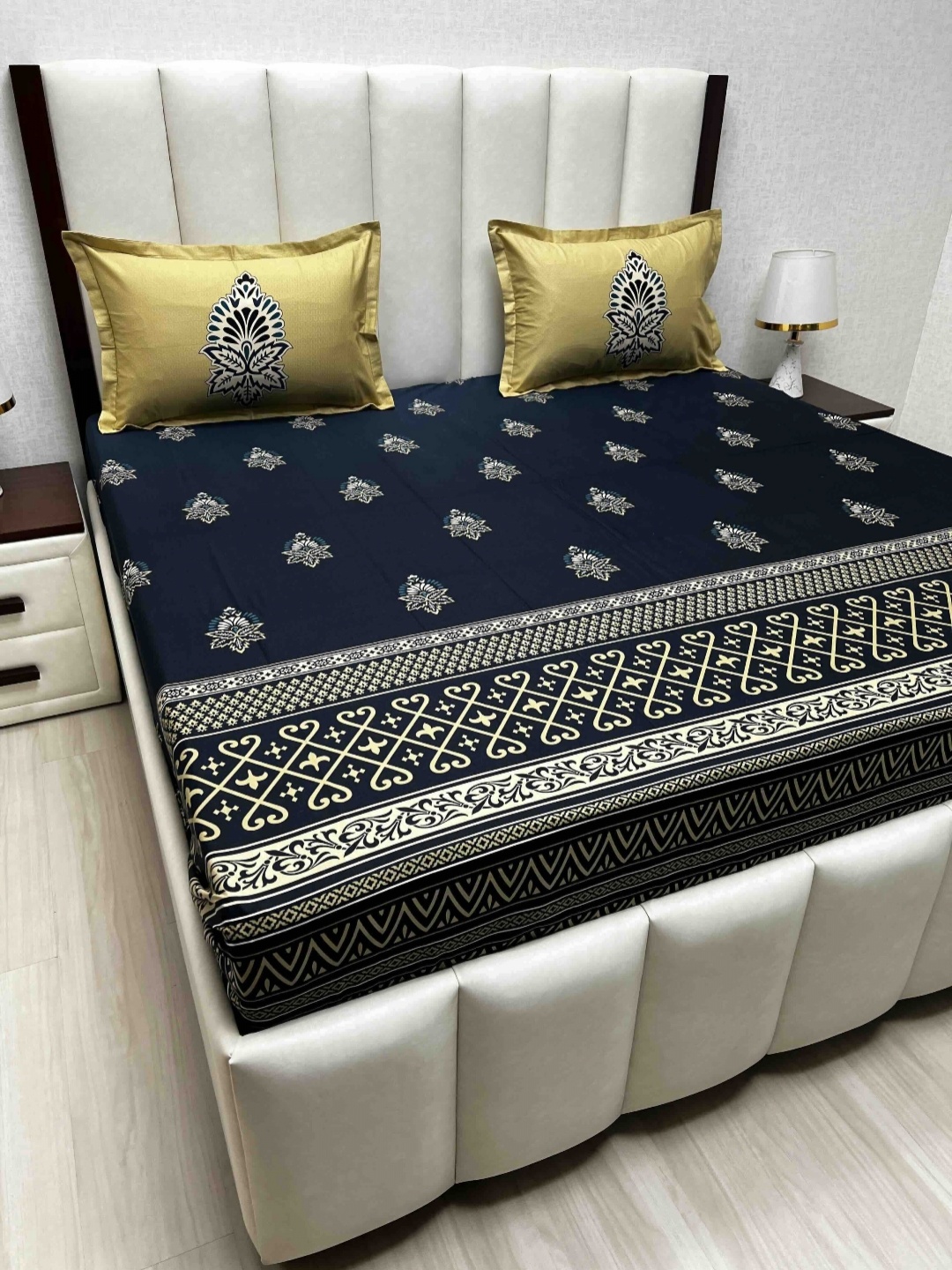 Pure Decor Navy Blue & White Ethnic Motifs 250 TC Cotton King Bedsheet Set 2.74 m x 2.74 m
Pure Decor Navy Blue & White Ethnic Motifs 250 TC Cotton King Bedsheet Set 2.74 m x 2.74 m