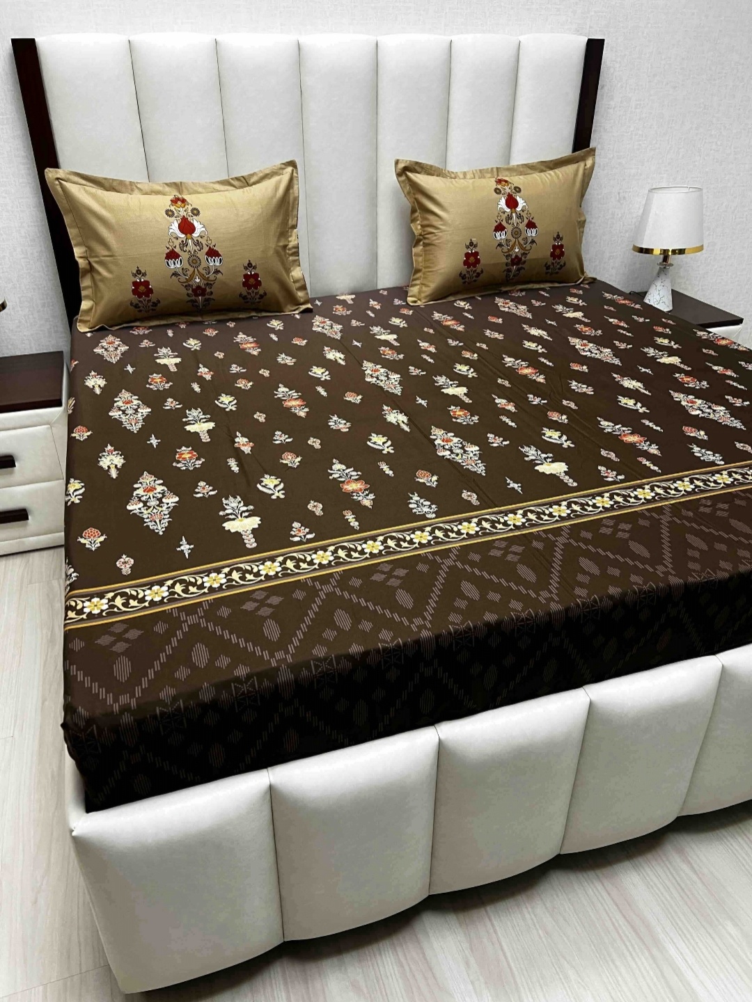 Pure Decor Brown & White Floral Printed 240 TC Cotton King Bedsheet Set 2.74 m x 2.74 m
Pure Decor Brown & White Floral Printed 240 TC Cotton King Bedsheet Set 2.74 m x 2.74 m