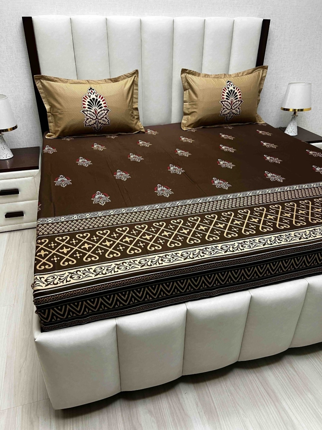 Pure Decor Brown & White Ethnic Motifs 230 TC Cotton King Bedsheet Set 2.74 m x 2.74 m
Pure Decor Brown & White Ethnic Motifs 230 TC Cotton King Bedsheet Set 2.74 m x 2.74 m