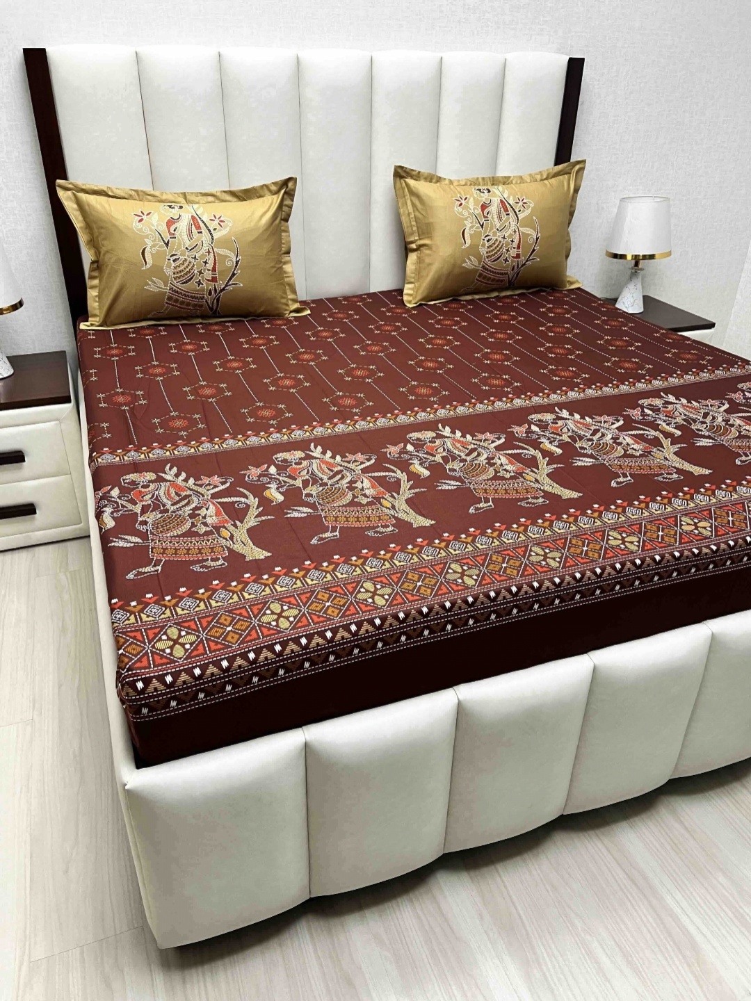Pure Decor Brown & White Ethnic Motifs 220 TC Cotton King Bedsheet Set 2.74 m x 2.74 m
Pure Decor Brown & White Ethnic Motifs 220 TC Cotton King Bedsheet Set 2.74 m x 2.74 m