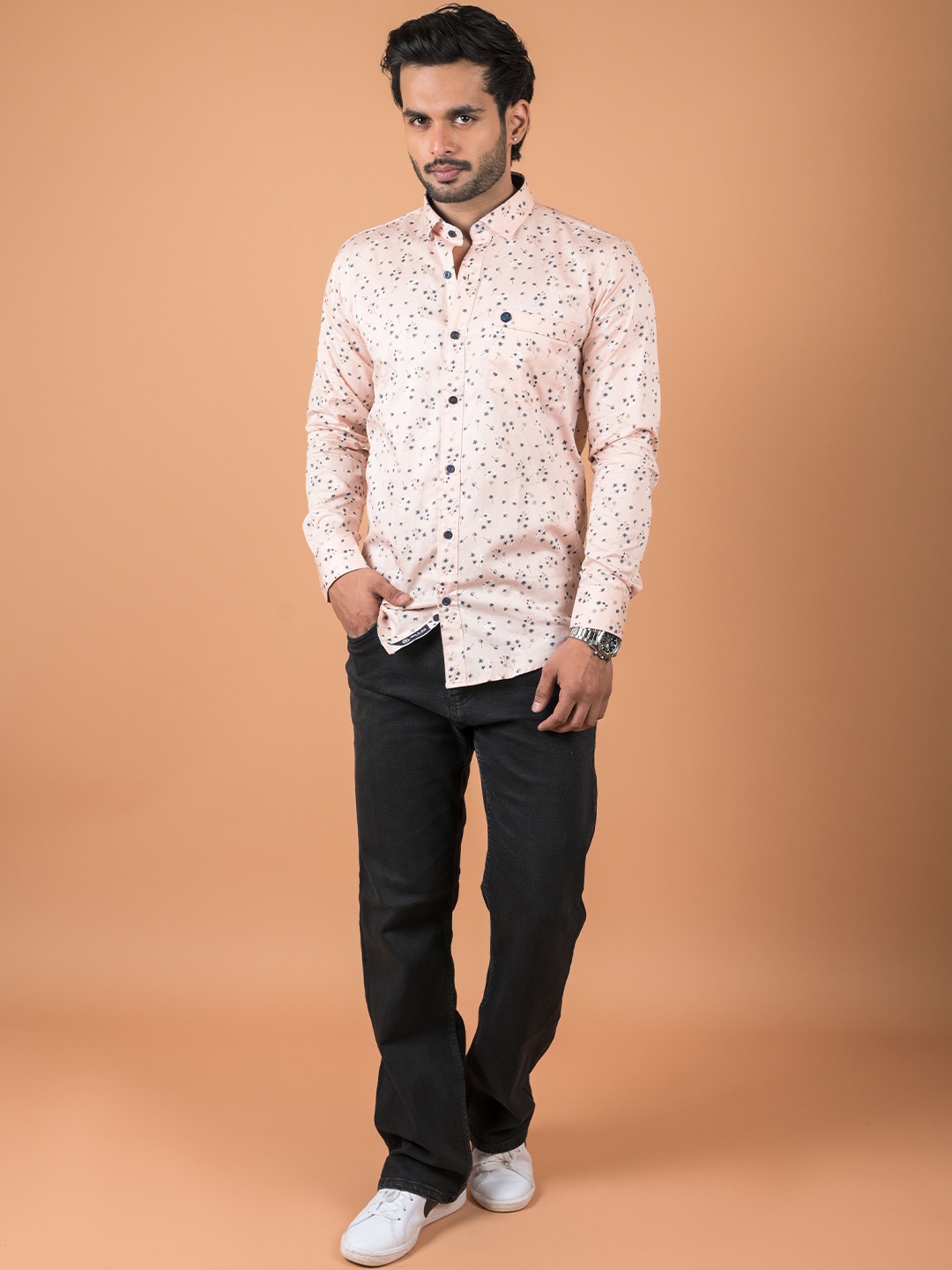 INDIAN THREADS Men Relaxed Fit Spread Collar Floral Printed Cotton Casual Shirt, Peach
INDIAN THREADS Men Relaxed Fit Spread Collar Floral Printed Cotton Casual Shirt, Peach